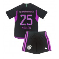 Echipament fotbal Bayern Munich Thomas Muller #25 Tricou Deplasare 2023-24 pentru copii maneca scurta (+ Pantaloni scurti)